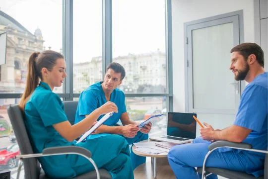 Orange_Medical_Care_Internal_Medicines_Doctors_Talking